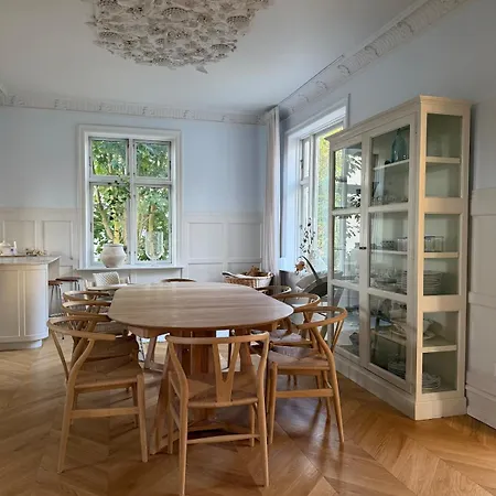 Villa Charming And Stylish *